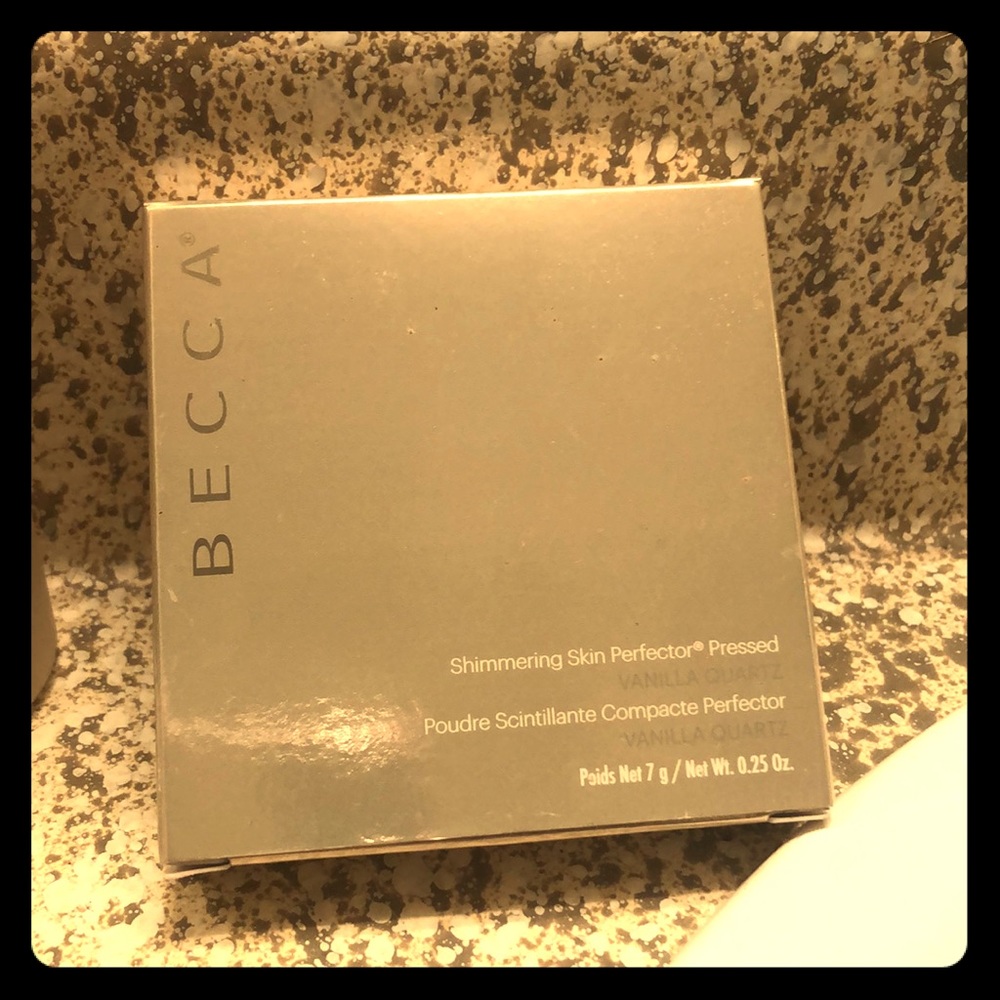 Becca Shimmering Skin Powder